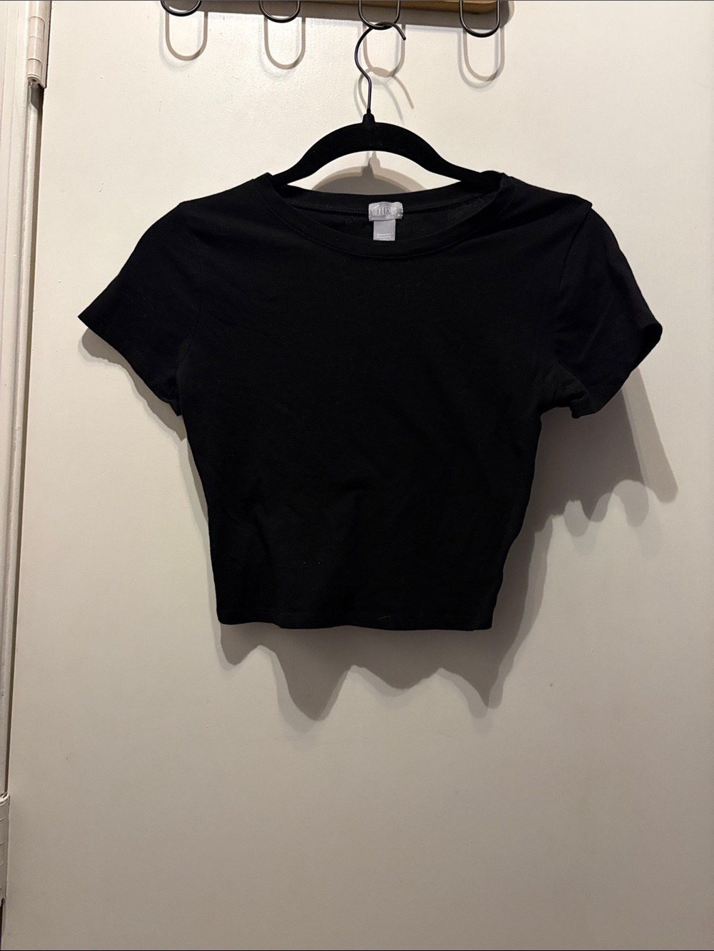 Tilly’s Women's Black Crewneck Crop Tee - Classic Short Sleeve Top